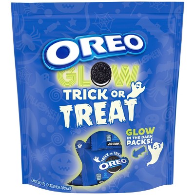 10% off 19.5-oz. 25-ct. Oreo halloween glow in the dark trick or treat bag